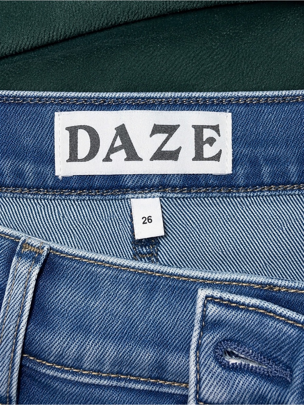 DAZE Daily Driver High Rise Straight Jeans 26 Hug Stretch Denim Vintage Wash - Picture 3 of 6